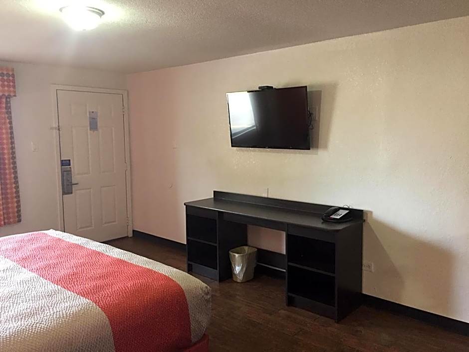 Motel 6-Waco, TX