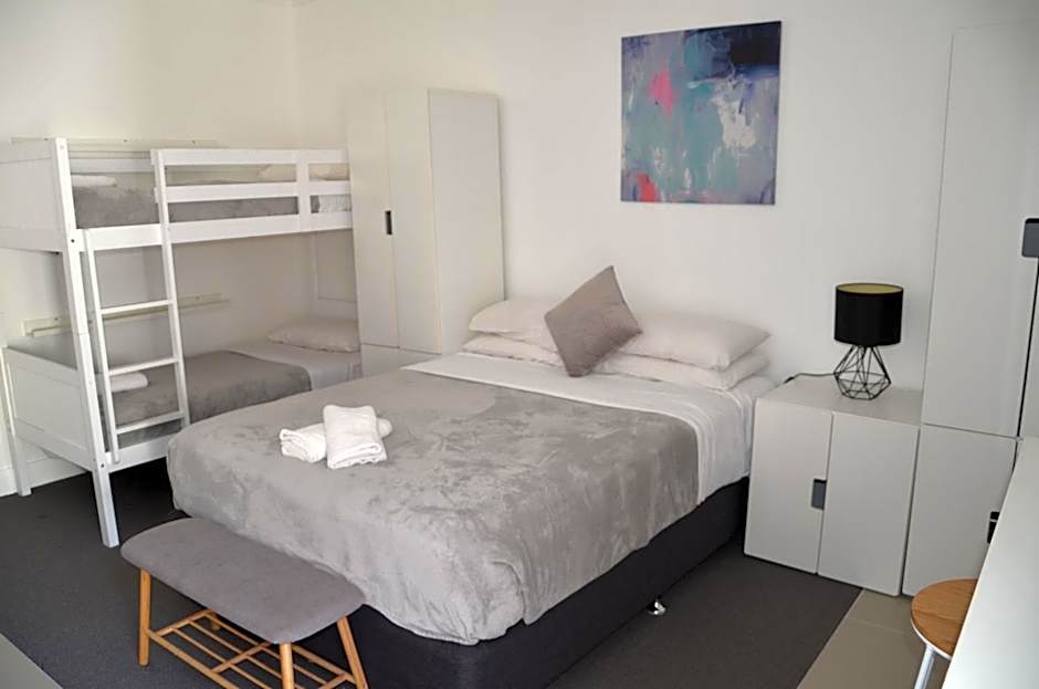 Manly Beach Guesthouse