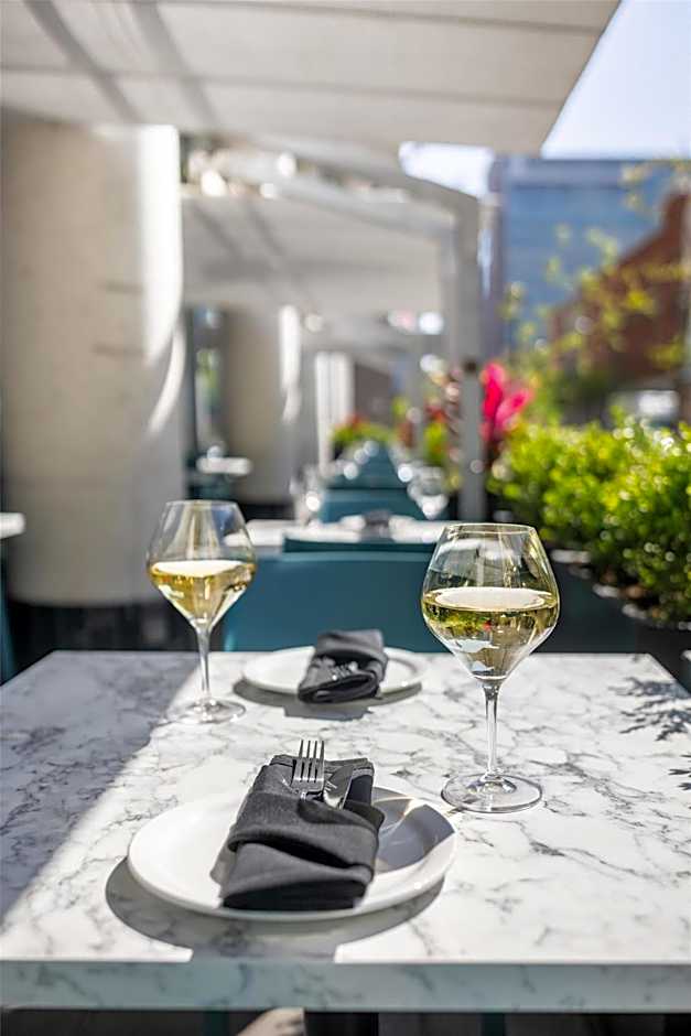 Embassy Suites by Hilton Montreal