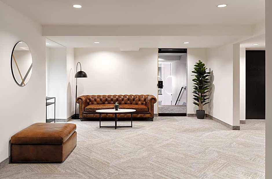 Metcalfe Hotel Ottawa by Gray Collection