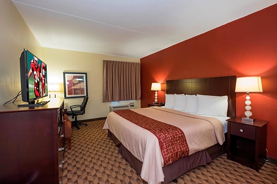Red Roof Inn & Suites Cincinnati North-Mason