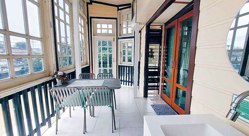 Green Riverside Homestay