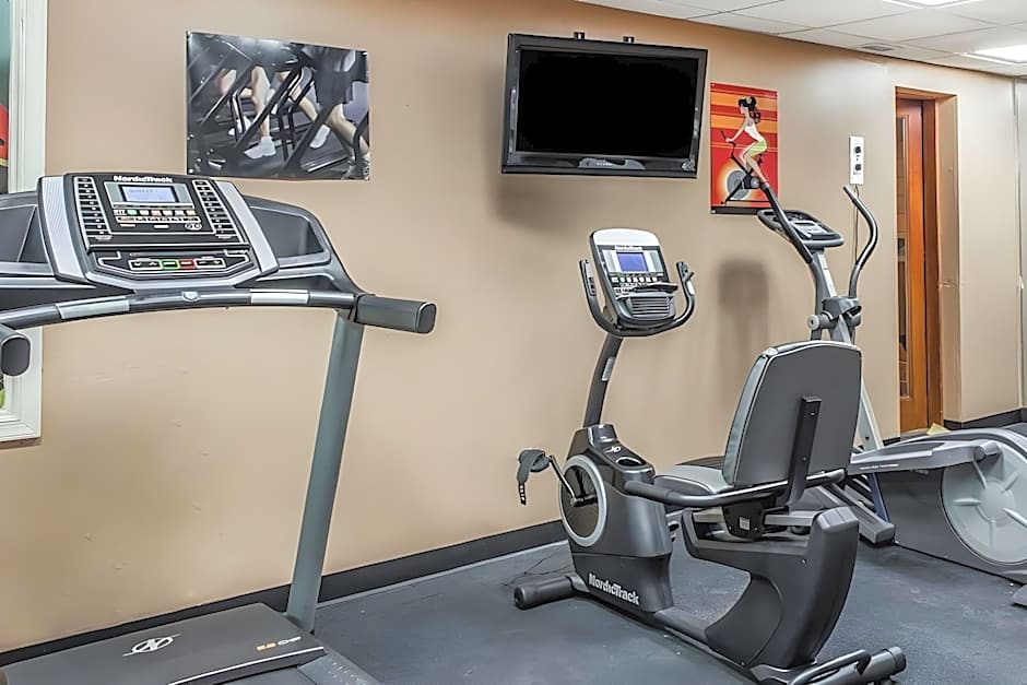 FairBridge Inn & Suites Poconos