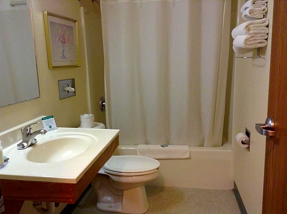 Travelodge by Wyndham Hudsonville