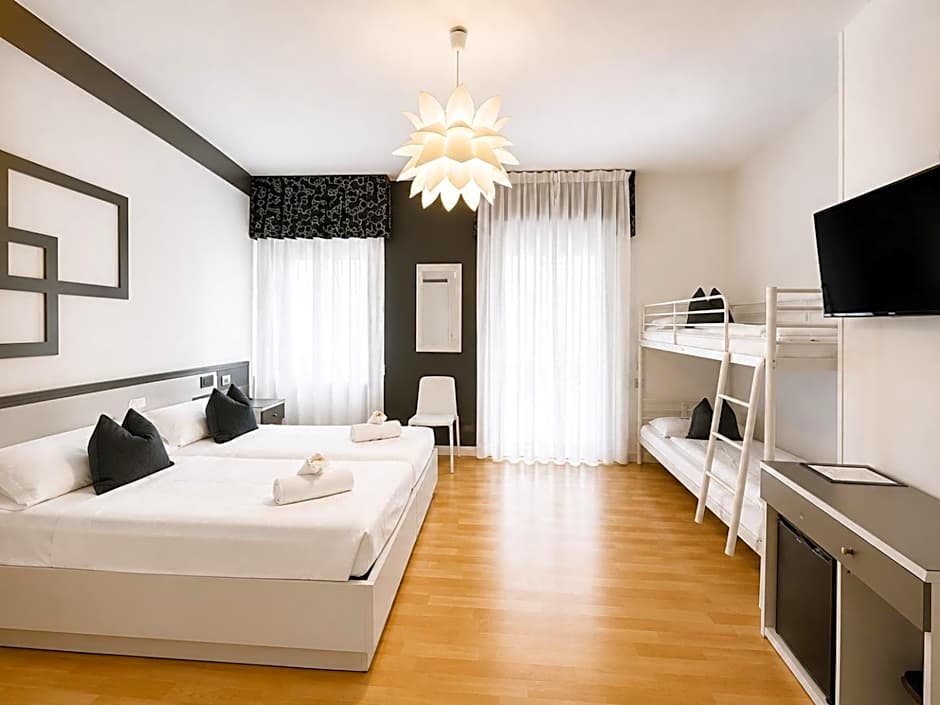 Athos Hotel