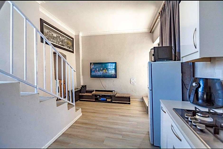 HOUSE 72