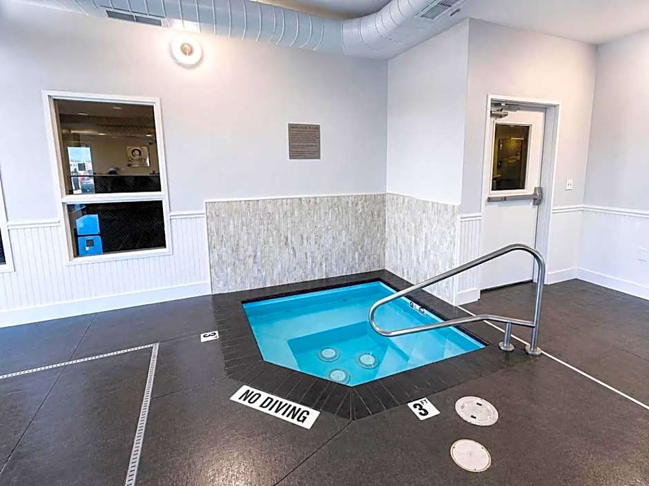 Quality Inn & Suites Sequim at Olympic National Park