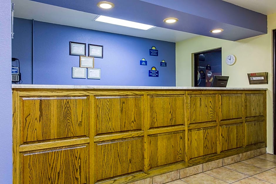 Days Inn by Wyndham Kingman West