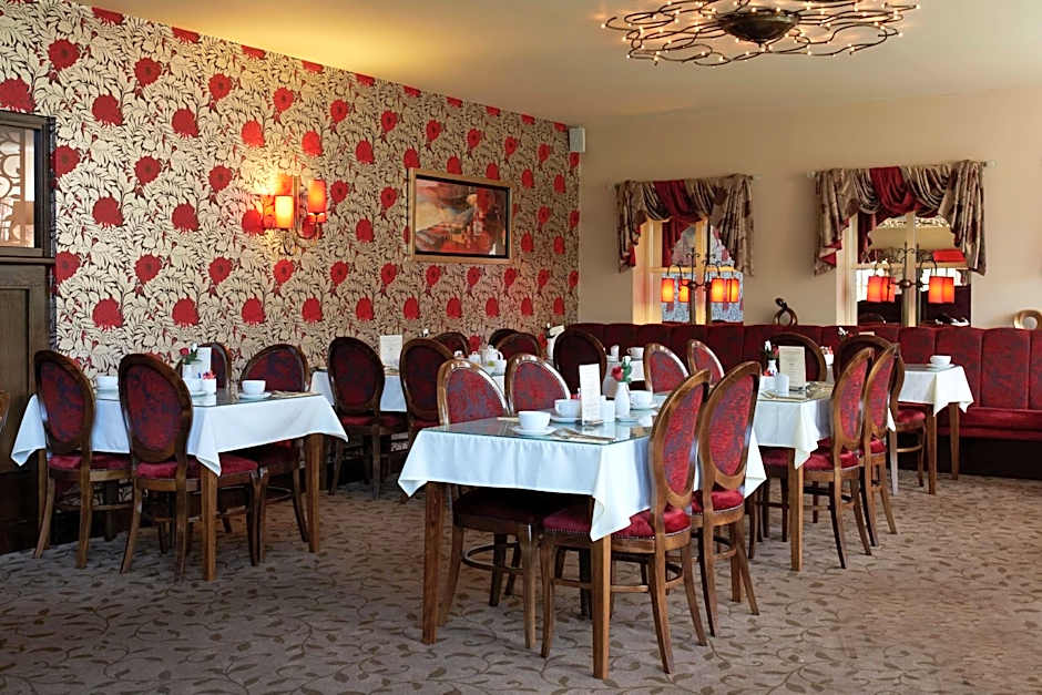 Best Western Plus Pastures Hotel