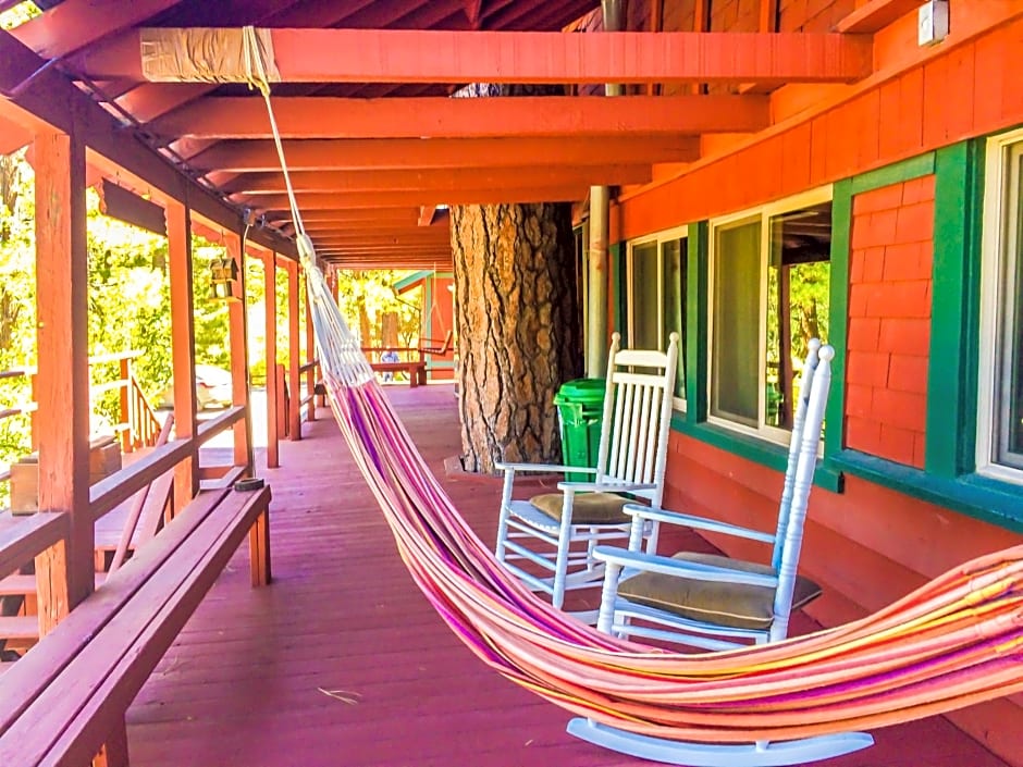 ITH Big Bear Lake Hostel & Retreat Center