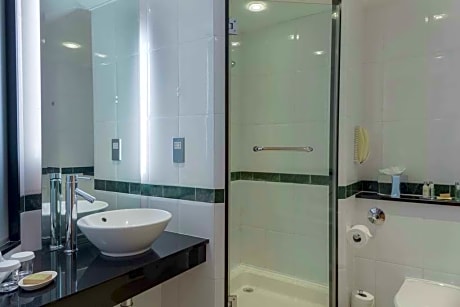 Connecting Rooms with Three Beds