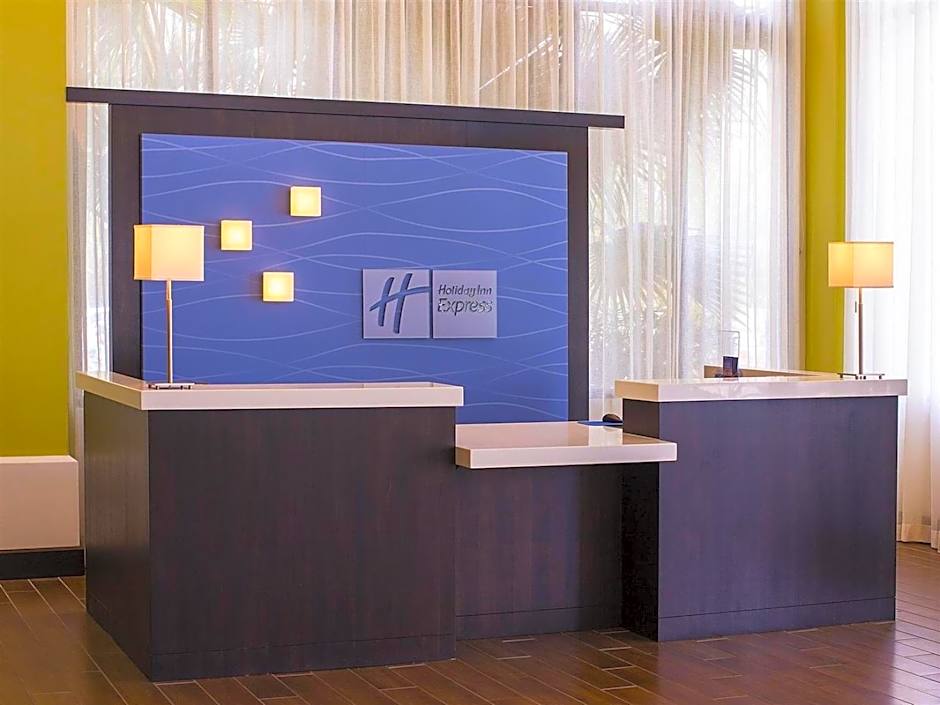 Holiday Inn Express and Suites New Orleans Airport By IHG