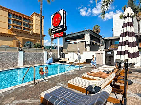 The Dixie Hollywood Hotel