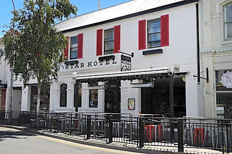 Star Bar Cafe and Hotel