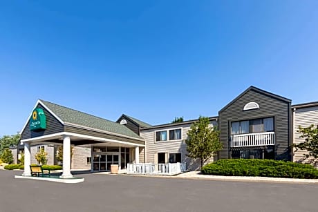 La Quinta Inn & Suites by Wyndham Sheboygan