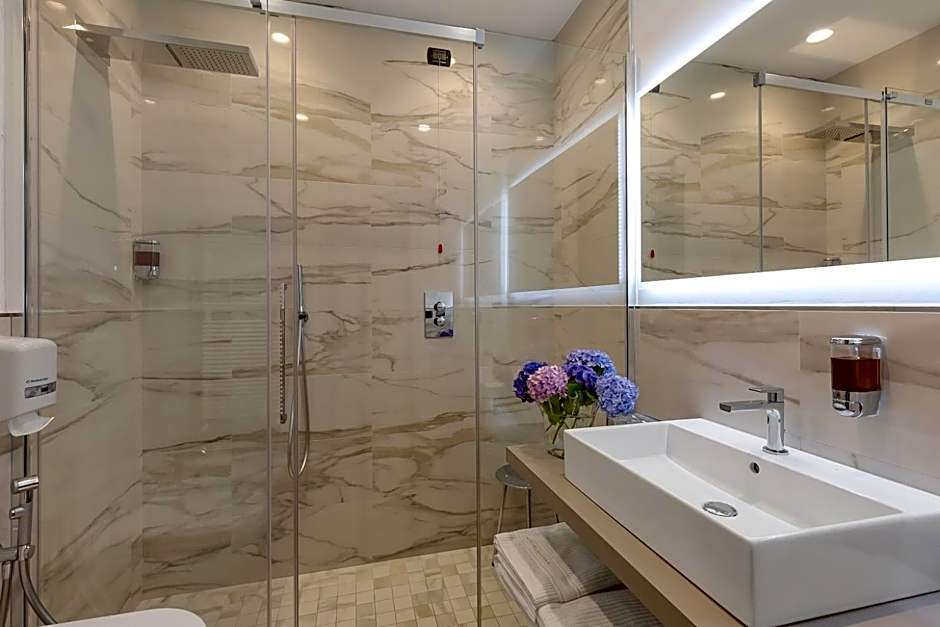 Photo 1 of 1 of Junior Suite, Balcony