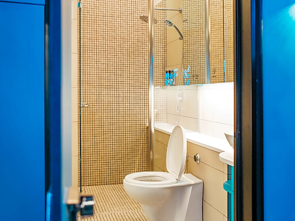 CapsuleTransit Airside KLIA T2 Airport Hotel - International Departure / Transit Hall, Gate Q