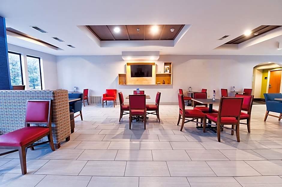 Holiday Inn Express Hotel & Suites Goshen By IHG