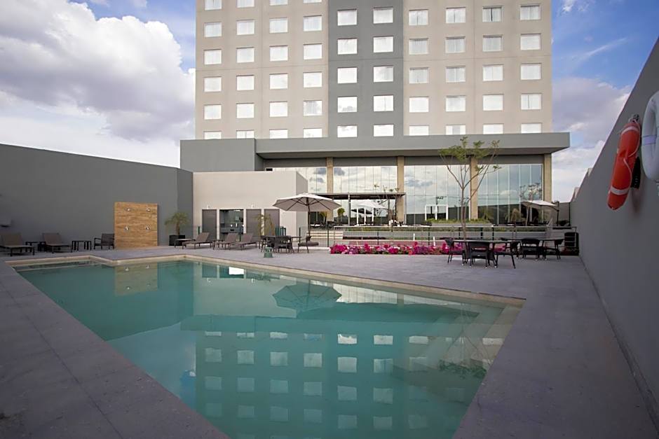 Fiesta Inn Suites Aeropuerto del Bajio