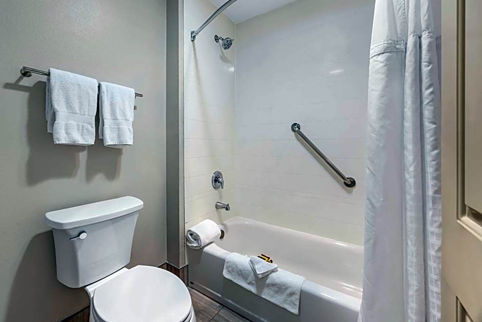 Best Western Plus Grand Manor Inn