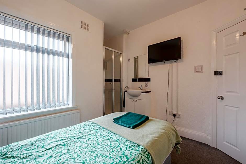 OYO The Pickering Park Hotel