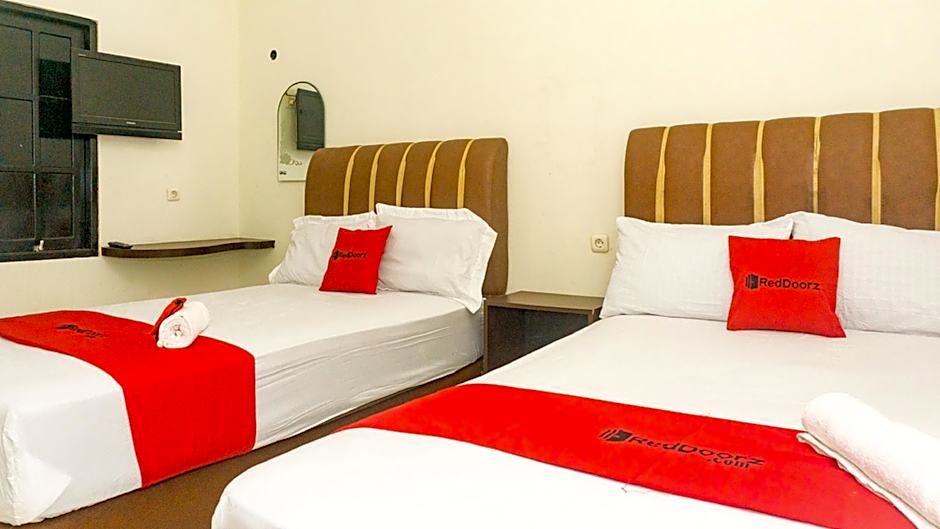 RedDoorz near Sentani Airport Jayapura