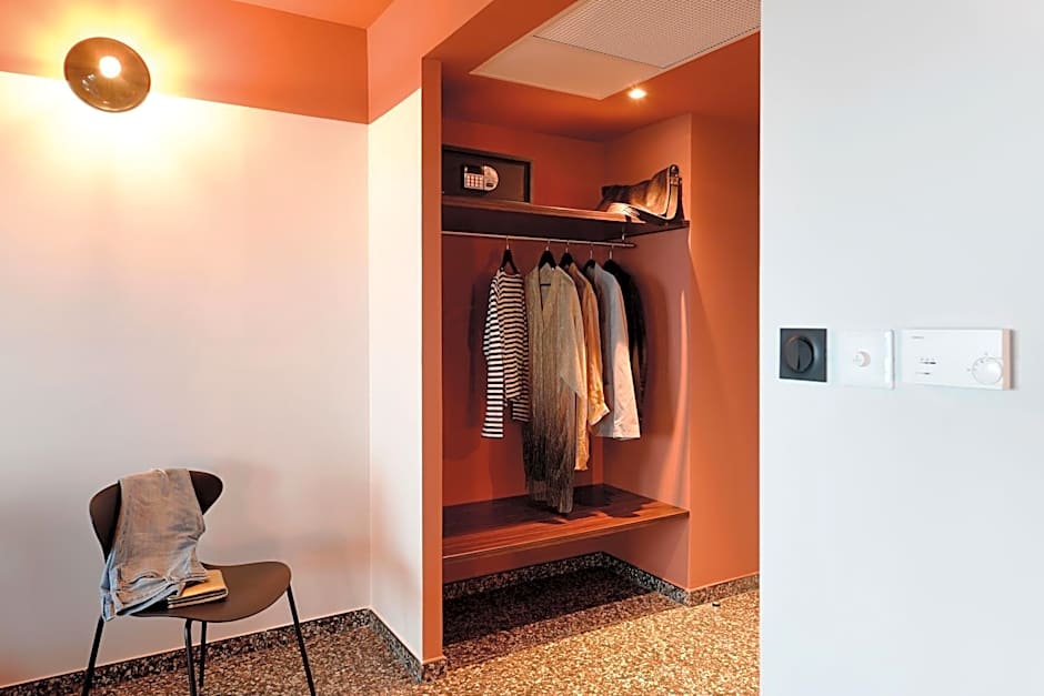 DINA MORGABINE SAINT DENIS