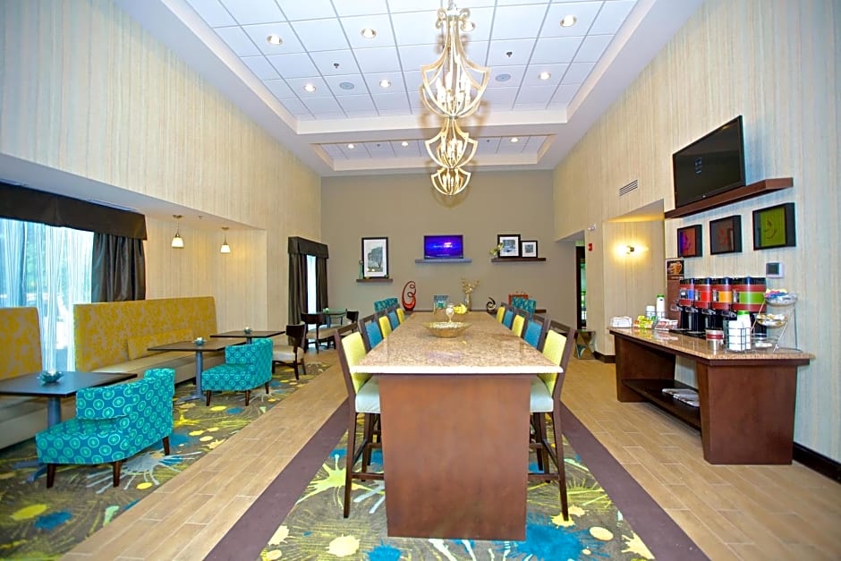 Hampton Inn and Suites Adairsville/Calhoun Area