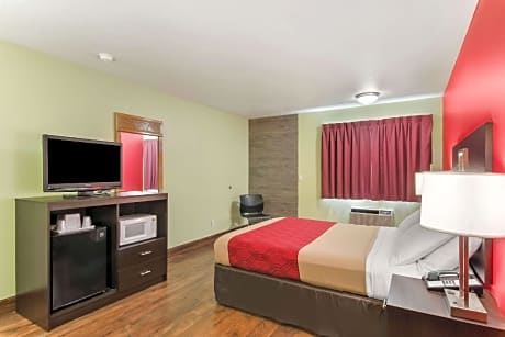 1 Queen Bed, Smoking
