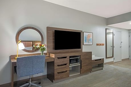 Queen Room with Two Queen Beds - Mobility Access/Non-Smoking