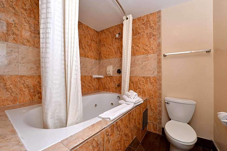 Americas Best Value Inn & Suites Bakersfield E