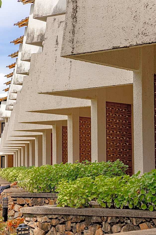 Tropicana Hotel (SHA Extra Plus)