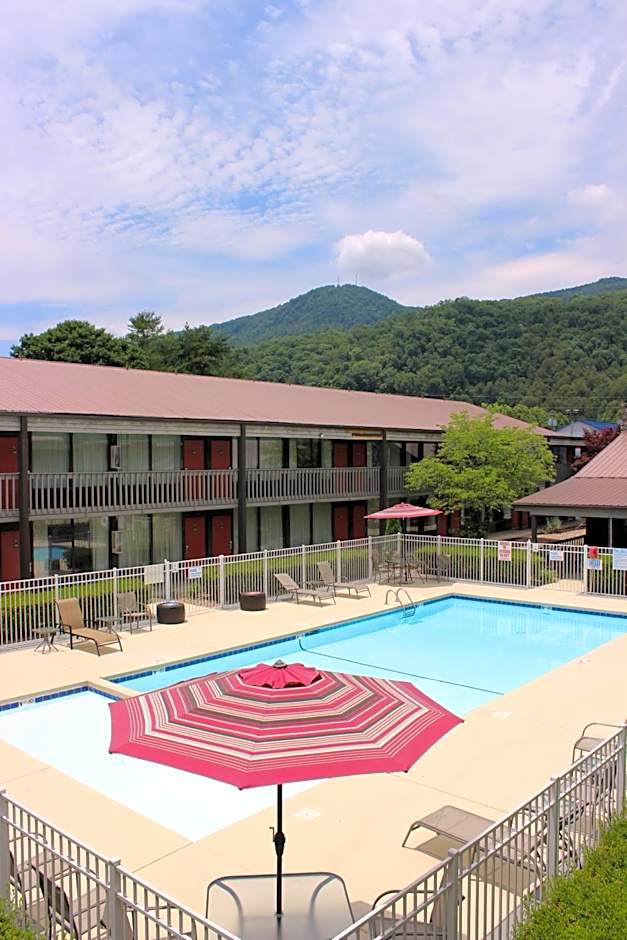 Great Smokies Inn - Cherokee