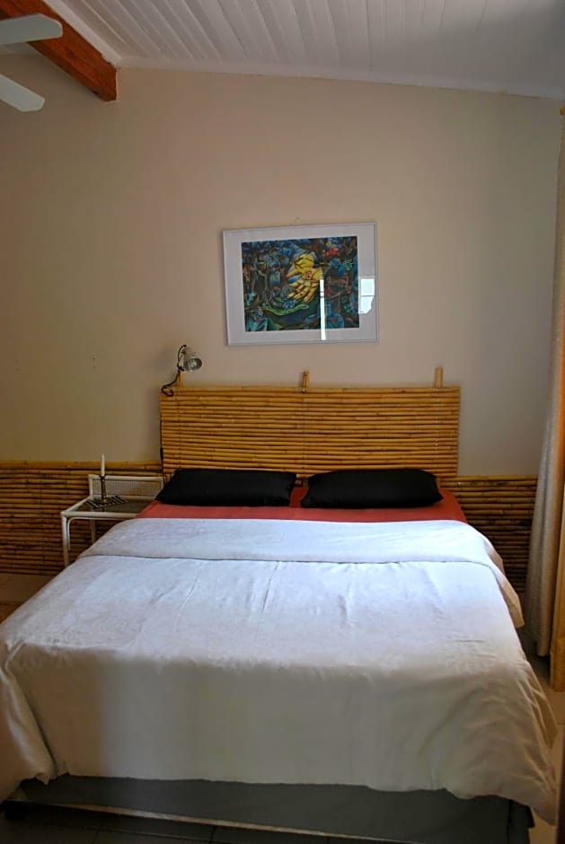 Amber Lagoon Eco Retreat - Chalets, Rooms and Glamping