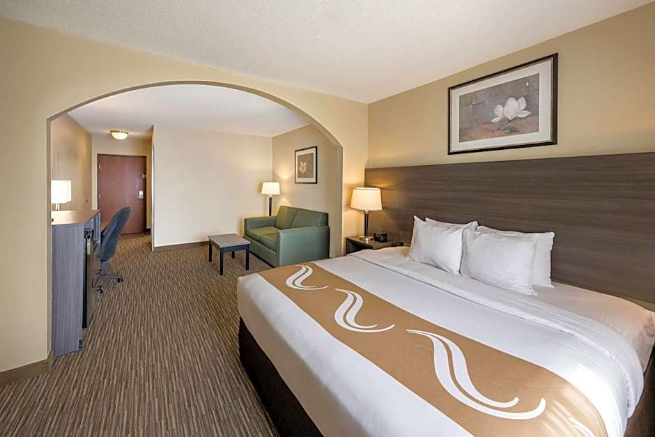 Quality Inn & Suites Fishkill South near I-84