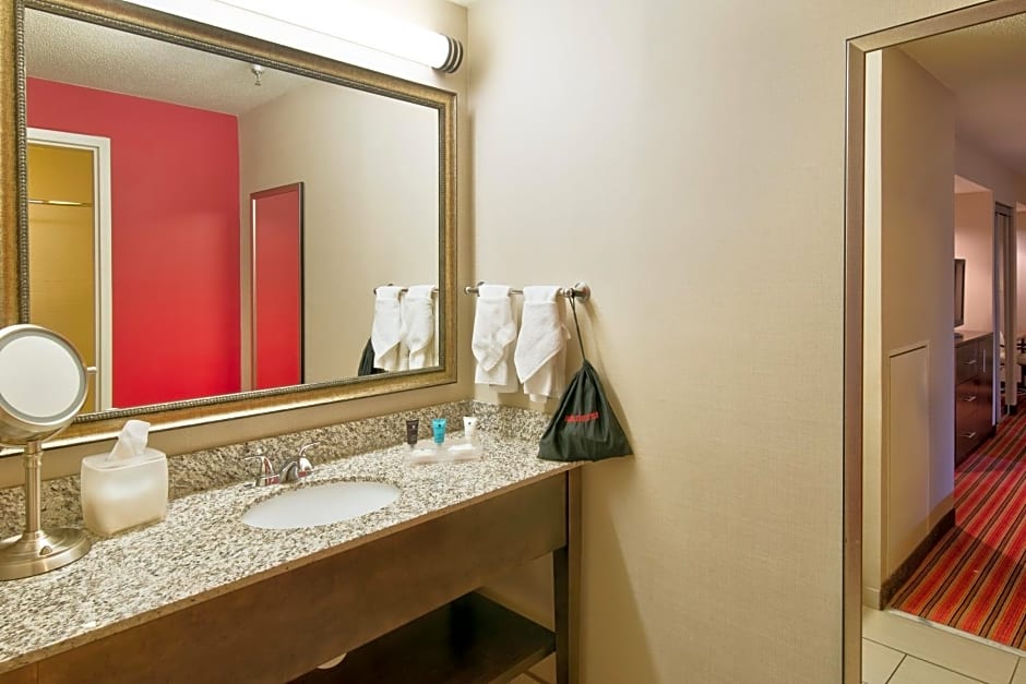 Crowne Plaza Indianapolis-Dwtn-Union Stn, an IHG Hotel