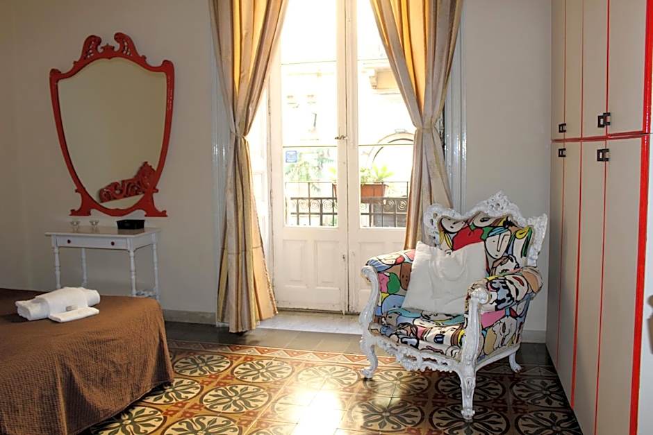 Aloi Rooms
