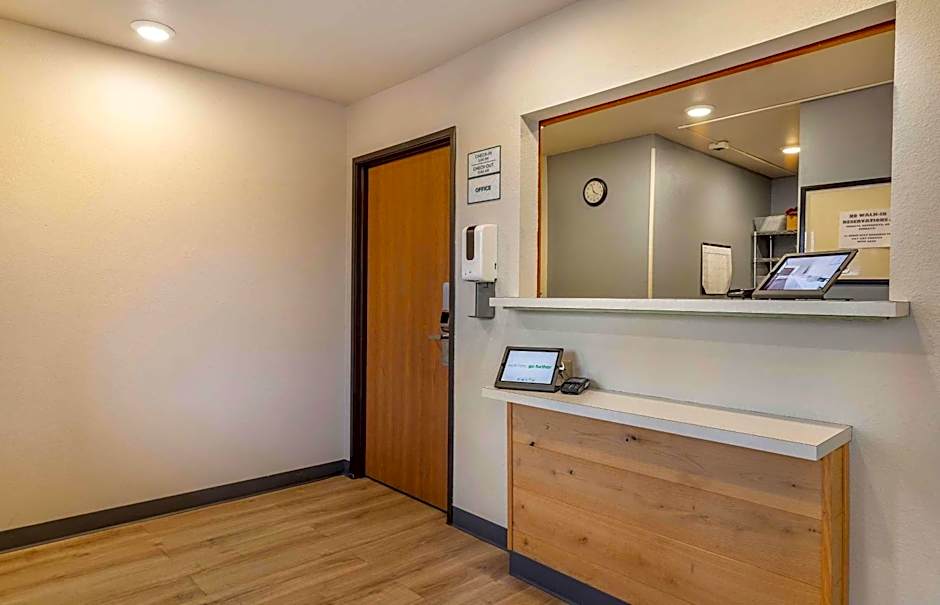 Extended Stay America Select Suites - Wichita - North