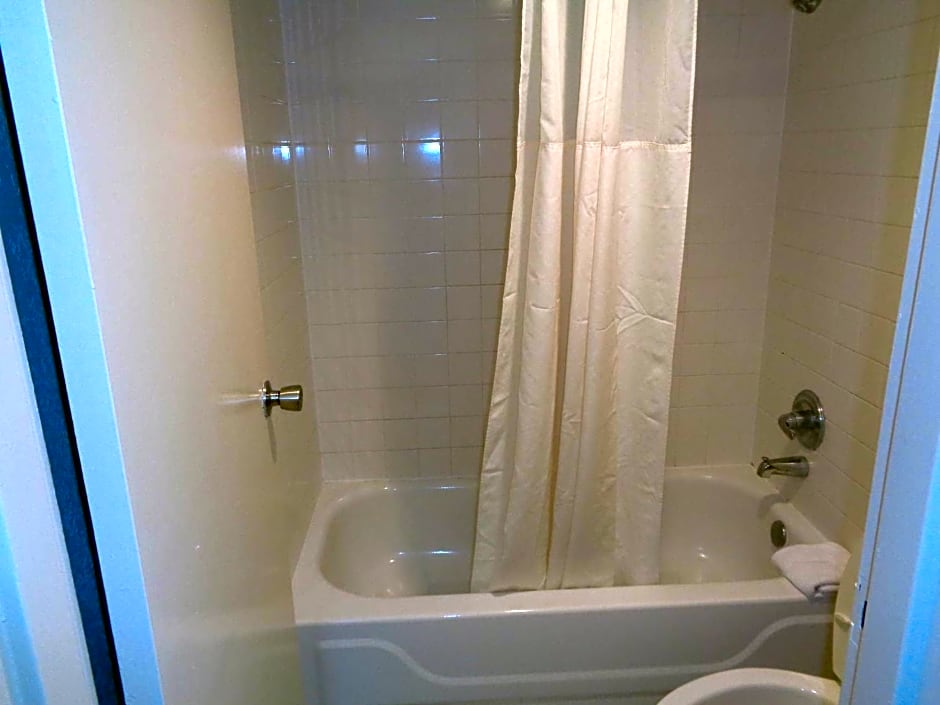 Super 8 by Wyndham Gulfport Near Biloxi