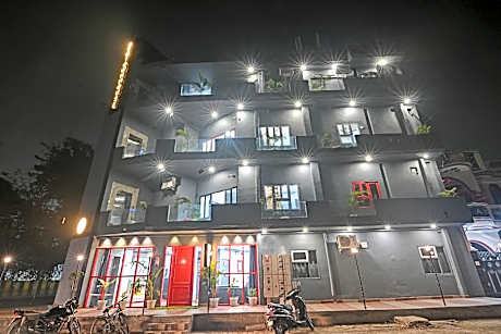 Townhouse Super- Govind Nagar