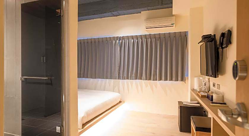 Traveller-Inn Day Moon Hotel