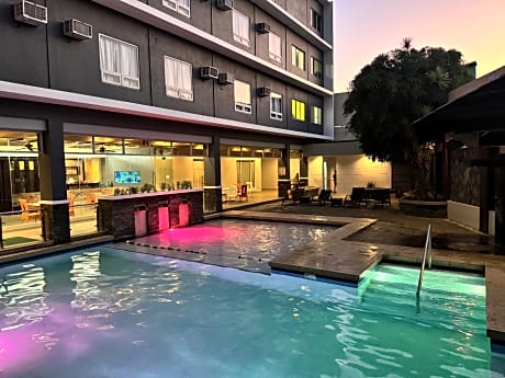 Circle Inn - Iloilo City Center