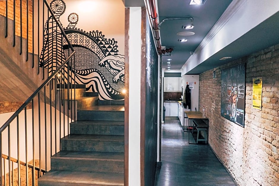 Black Swan Hostel