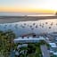 456 Embarcadero Inn & Suites