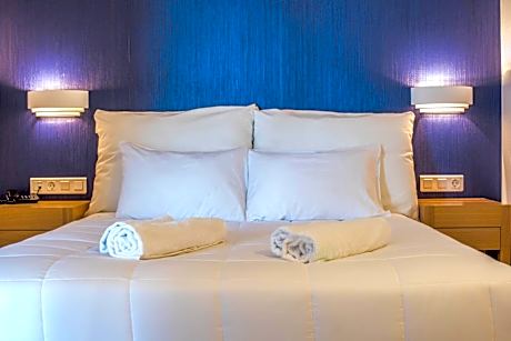 Suite with Panoramic Sea View