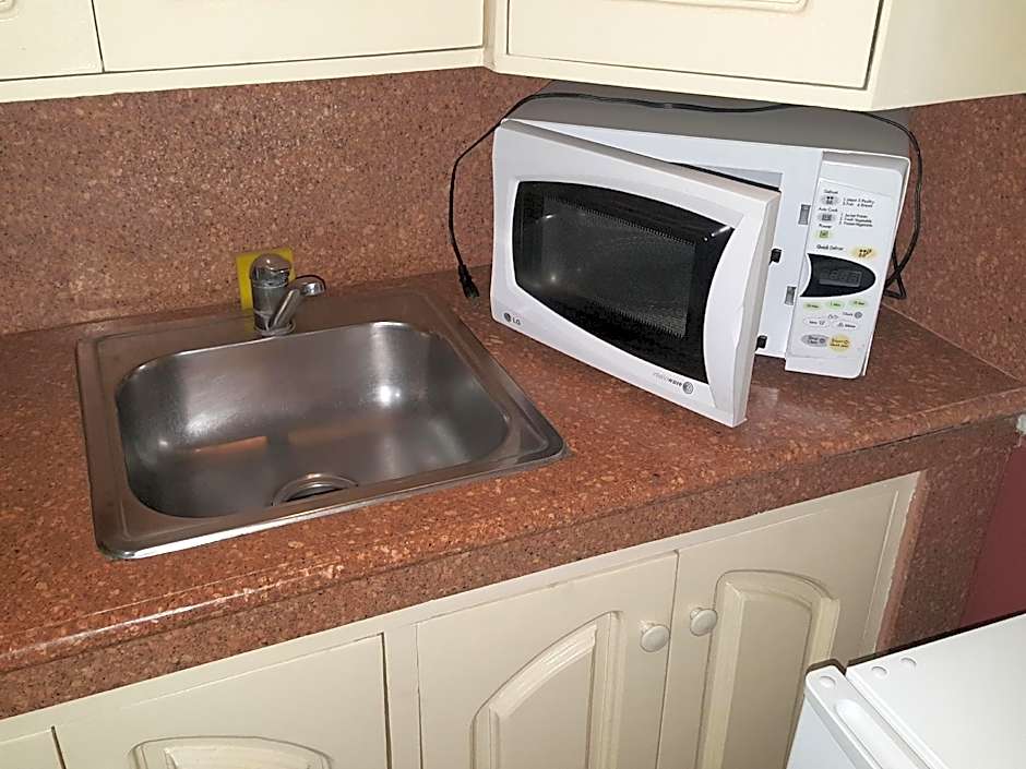 Kokomos Suites Hotel