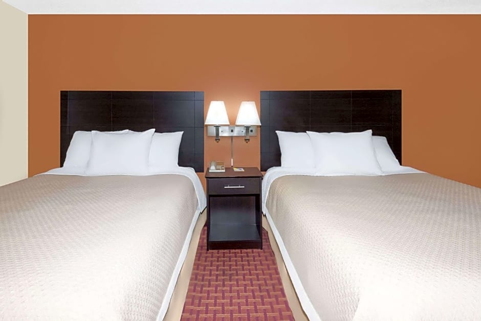 Days Inn by Wyndham Ames