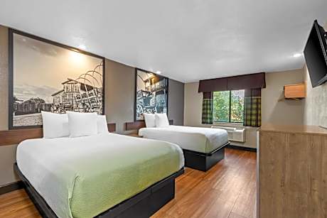 Queen Room with Two Queen Beds - Smoking