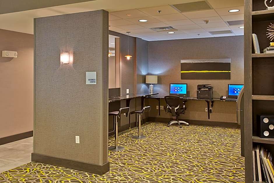 Holiday Inn Express and Suites Madison Central By IHG