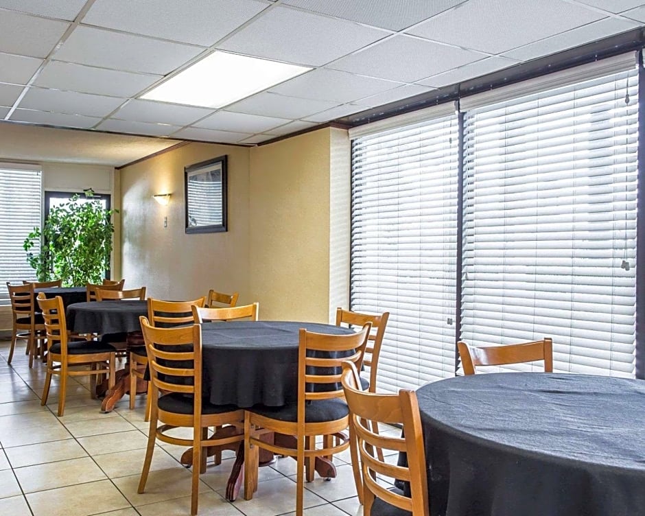 Quality Inn Manning I-95
